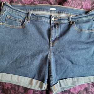 Old Navy High-Waisted Cuffed Stretch Denim Shorts in Medium Wash